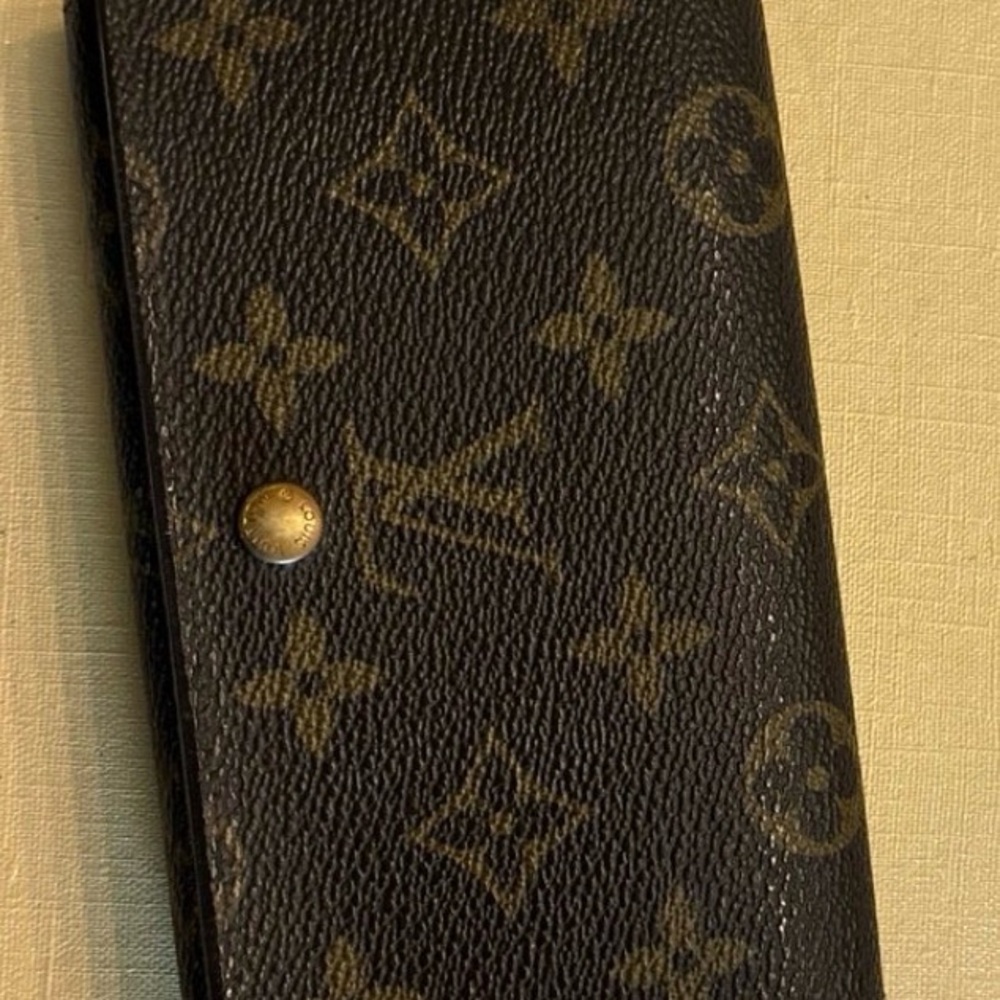 Authentic Louis Vuitton Monogram Wallet - Picture 10 of 10